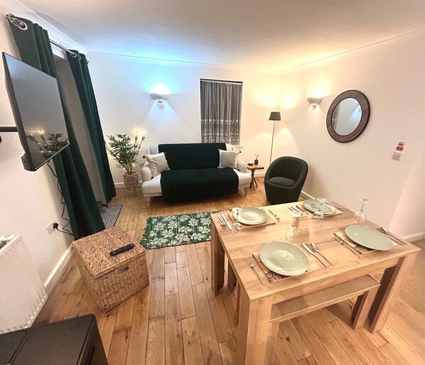 Living/Dining area