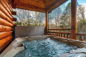 Lykke Lodge's bubbling hot tub