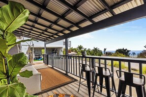 180 degree ocean views from front lanai
