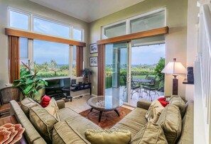 Lanai & living room