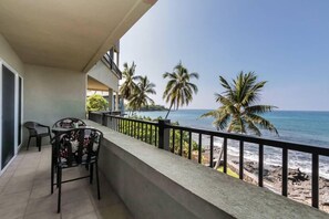 Oceanfront lanai