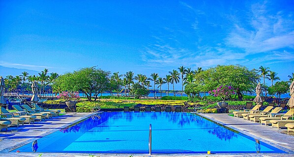 Kolea infinity pool