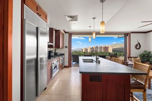 Fully equipped kitchen