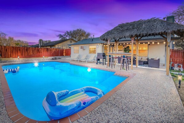The perfect outdoor escape with a serene and inviting pool. 🌿☀️