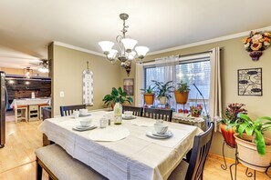 Formal Dining Area | 1st Floor | Dishware/Flatware | Free WiFi