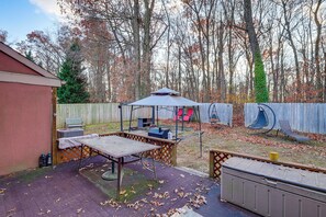 Deck | Outdoor Seating & Dining