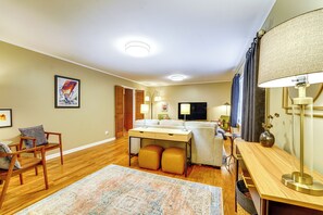 Living Room | Smart TV | Central A/C & Heating