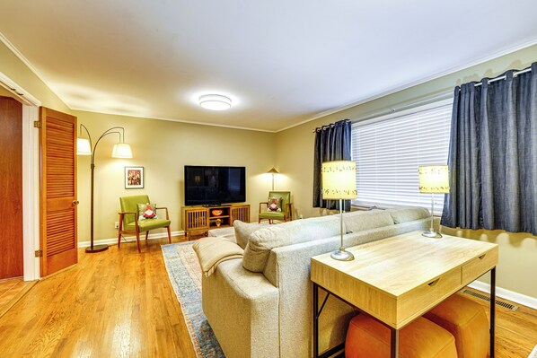 Fayetteville Vacation Rental | 3BR | 2BA | Stairs Required | 1,434 Sq Ft