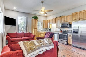 Living Room | Single-Story Home | Free WiFi