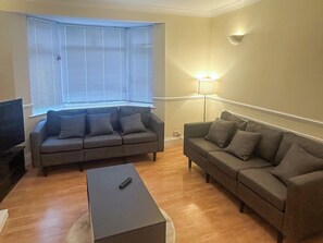 Living area | Hilltop Cottage, Paignton