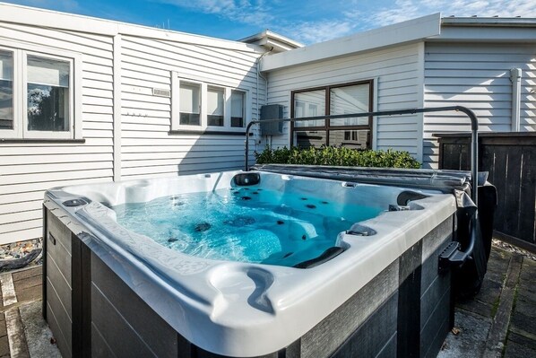 Bain à remous extérieur