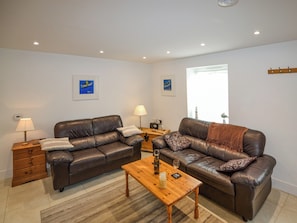 Living area | Skiber An Hyli, Mawgan Porth