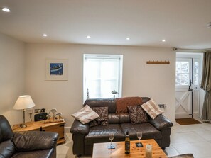 Living area | Skiber An Hyli, Mawgan Porth
