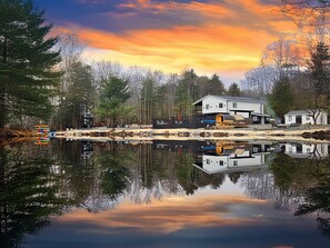Stunning lakeside property perfect for families, groups, and retreats.