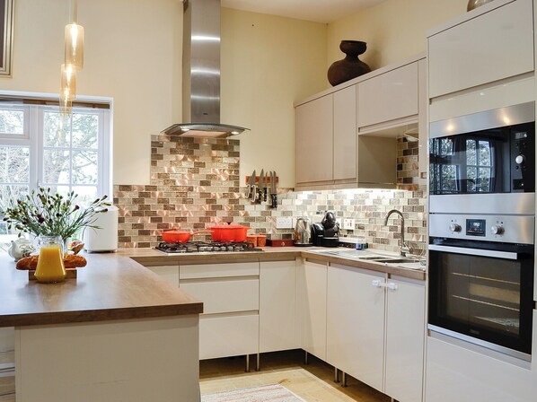 Kitchen area | Fairylea Cottage, Fairylea Cottage