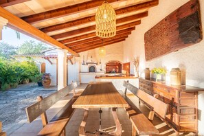 Outdoor dining