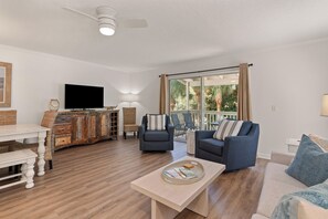Living room with 55" TV