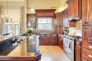 Kitchen | 1st Floor | Dishwasher