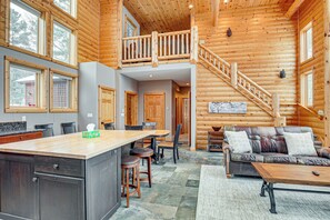 Living Room | 1st Floor | Smart TV | Fireplace