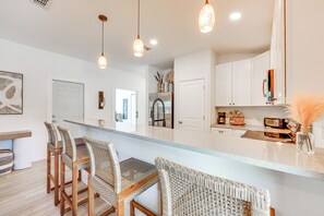 Dining Area | Dishware/Flatware | Trash Bags/Paper Towels
