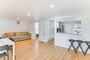 Living Room | Smart TV | Free WiFi | Full Sleeper Sofa