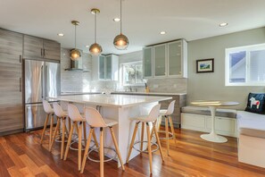 Kitchen | Cooking Basics | Breakfast Nook