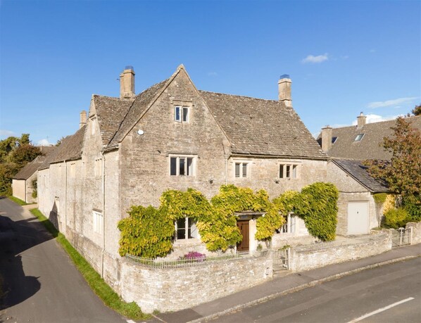 Green Farm House - StayCotswold