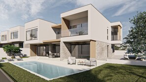 Large villa with backyard and (Whirl-)Pool and space to dine outside.