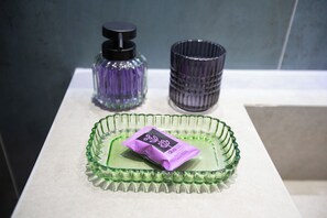 Bathroom amenities