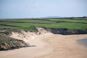 5 Beachview, Crantock, Cornwall, self catering with Beach Retreats.