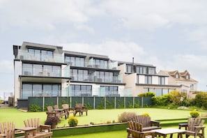 5 Beachview, Crantock, Cornwall, self catering with Beach Retreats.