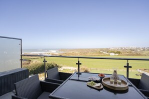 Balcony at 7 Beachview, Crantock, Cornwall, self catering with Beach Retreats.