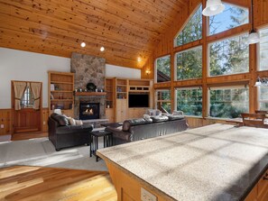 Haven at Hood- Great room with fireplace