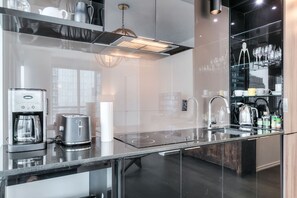 Cook like a pro with all the appliances and essentials at your fingertips.