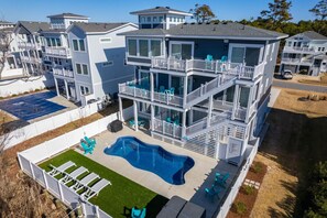 Salt & Lighthouse, Corolla OBX by Rather Be Properties