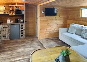 Cozy Cabin 1 - Fairwood Lakes Holiday Park, Westbury