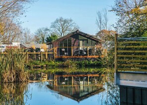 Lake View Lodge (Pet) - Fairwood Lakes Holiday Park, Westbury
