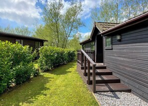 Lake View Lodge (Pet) - Fairwood Lakes Holiday Park, Westbury