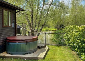 Lake View Lodge (Pet) - Fairwood Lakes Holiday Park, Westbury