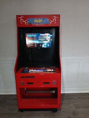 🎮 Retro Arcade Fun – Thousands of Games!