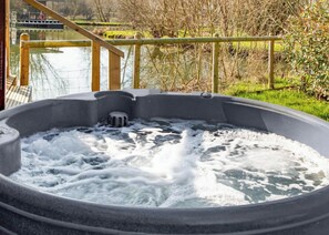 Lake View Lodge - Fairwood Lakes Holiday Park, Westbury