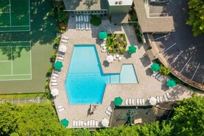 All guests at Bear Den Retreat will have access to Chalet Village Resort Amenities. This includes 3 (seasonal) Community Pools, Tennis/Pickleball Courts, Fitness Center, Game Room, Walking Trails & More.