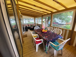 Outdoor dining
