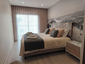 Suíte Ria Formosa - cama king size 180x200, casa de banho e varanda privativas