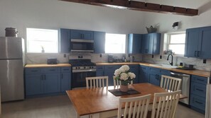 Open plan kitchen and dining