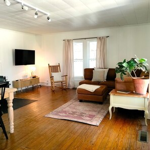 Living Room / Dining Room
Roku tv equipped with Amazon Prime and Netflix