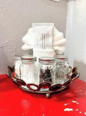 Bathroom amenities