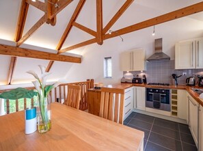Large open plan modern kitchen with 5* amenities