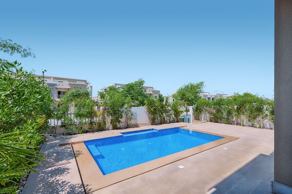 Private pool