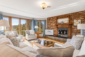 Main Level Living Are w/ Plush Furnishings & Gas Fireplace